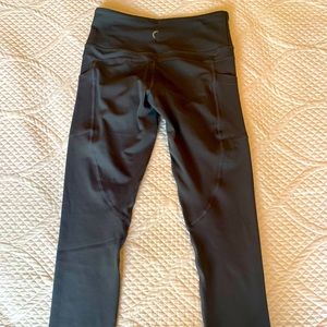 ZYIA grey leggings, size small with pockets!